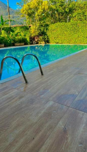 Casa estilo Grécia - Piscina exuberante, Ar cond